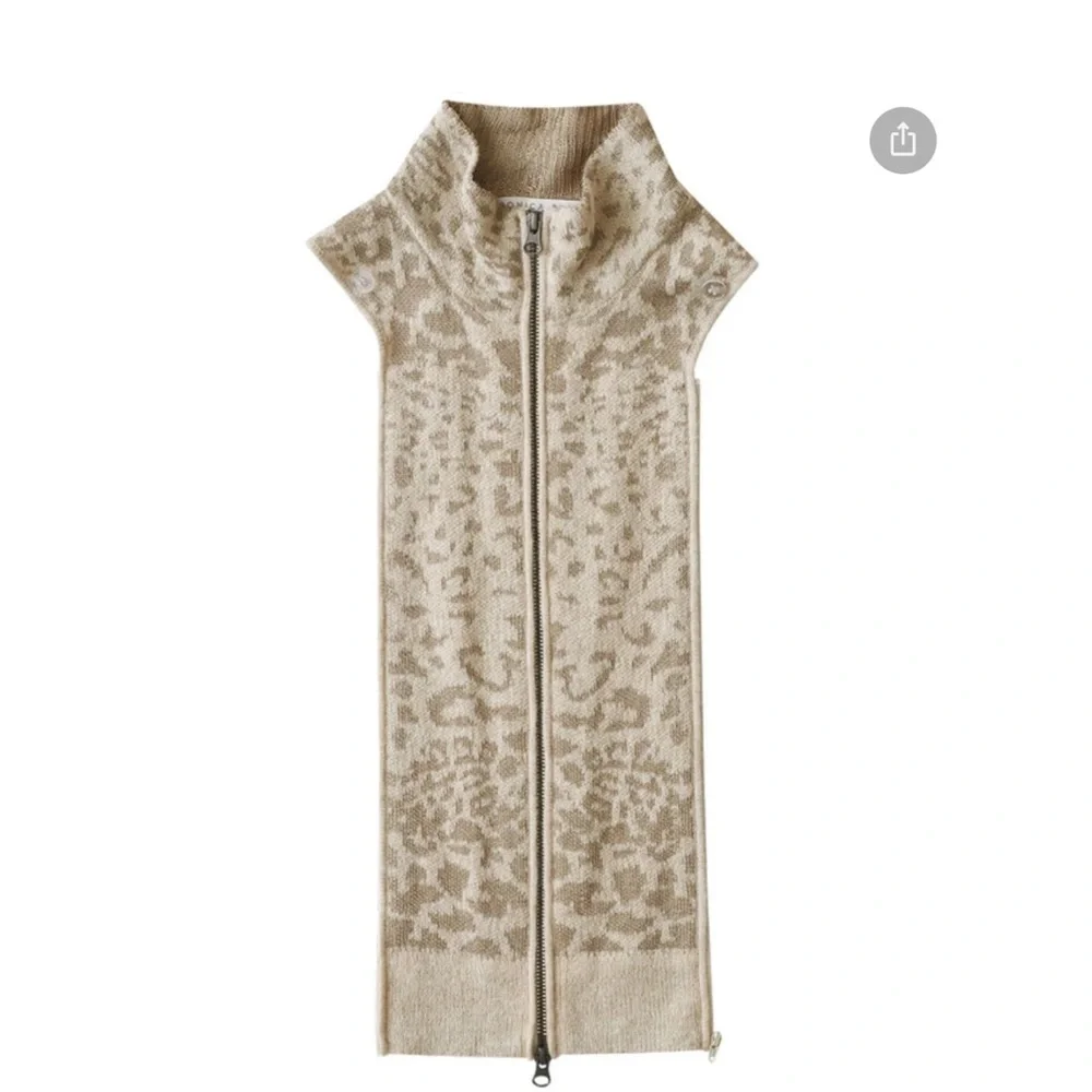 Zita Beige Leopard Dickey - Picture 3 of 5